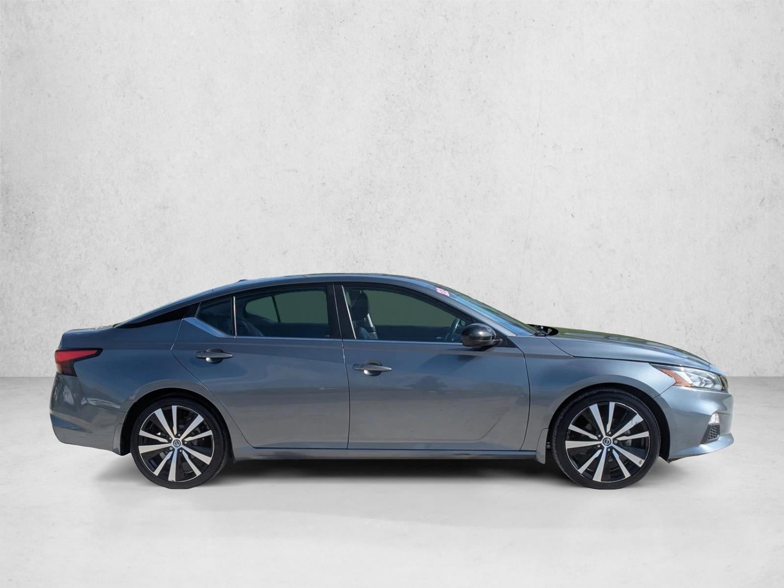 2022 Nissan Altima 2.5 SR Sedan