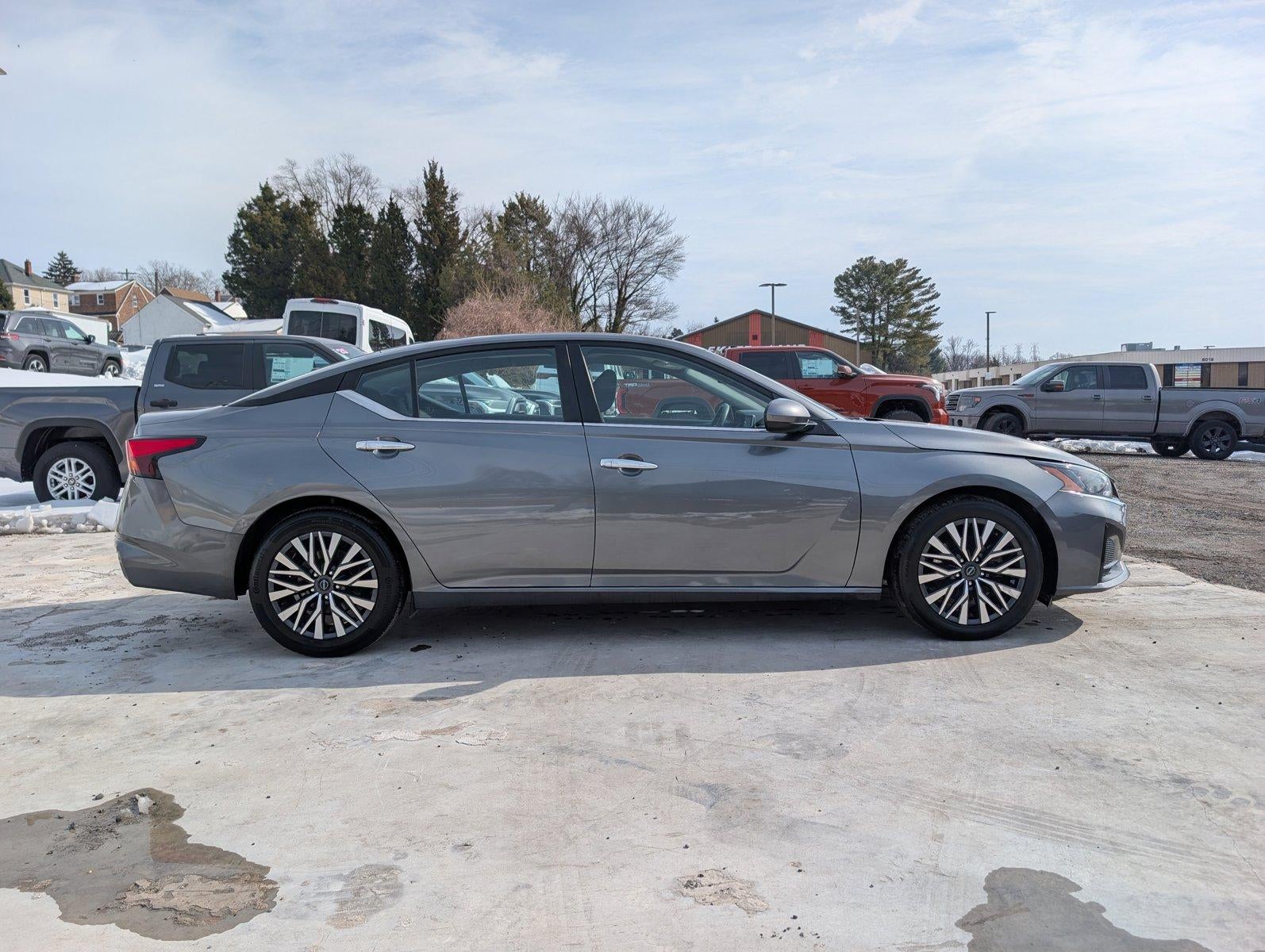 2023 Nissan Altima 2.5 SV Sedan