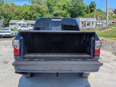 2024 Nissan Titan 4x4 Crew Cab SV