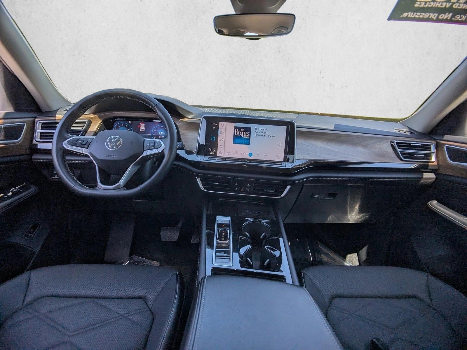2025 Volkswagen Atlas 2.0T SE w/Technology 4MOTION