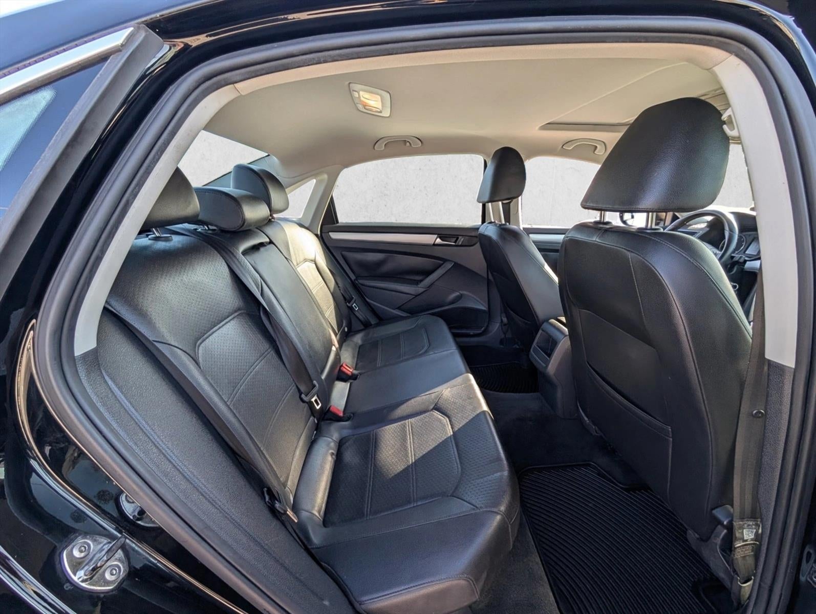 2012 Volkswagen Passat 4dr Sdn 2.5L Manual SE PZEV