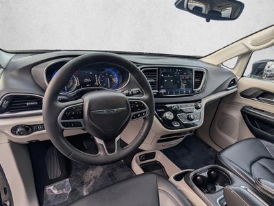 2024 Chrysler Pacifica Touring L FWD