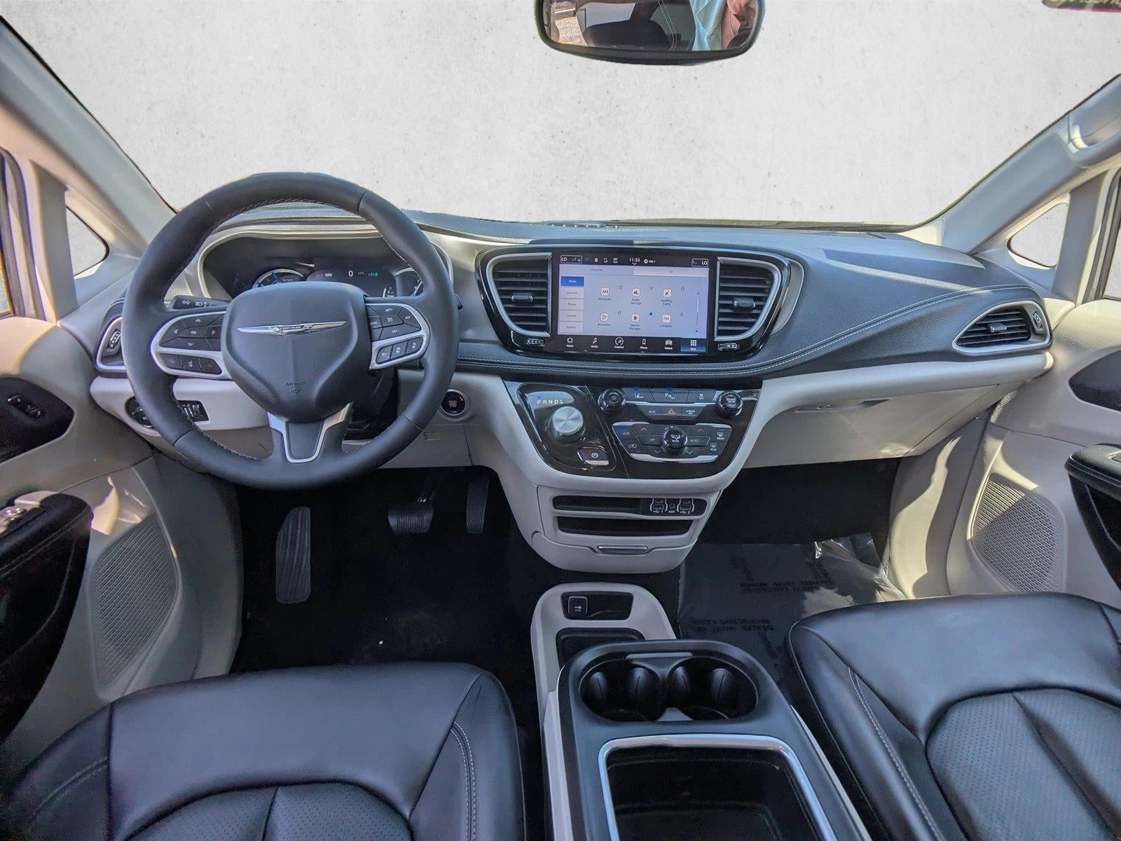 2023 Chrysler Pacifica Hybrid Touring L FWD