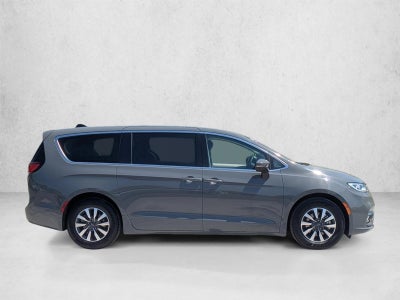 2023 Chrysler Pacifica Hybrid Touring L FWD