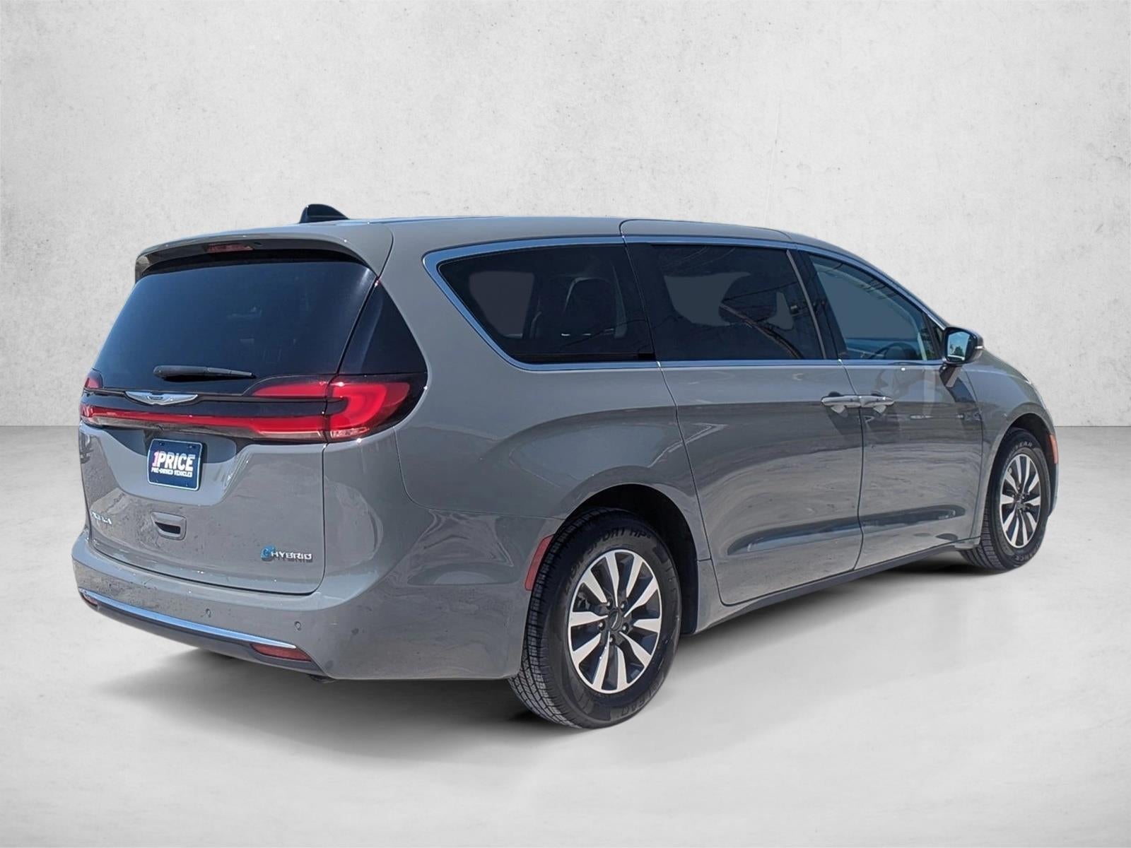 2023 Chrysler Pacifica Hybrid Touring L FWD