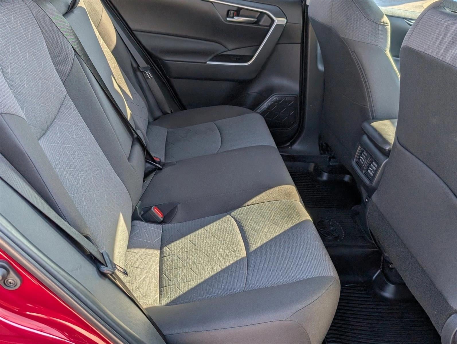 2025 Toyota RAV4 XLE AWD (Natl)