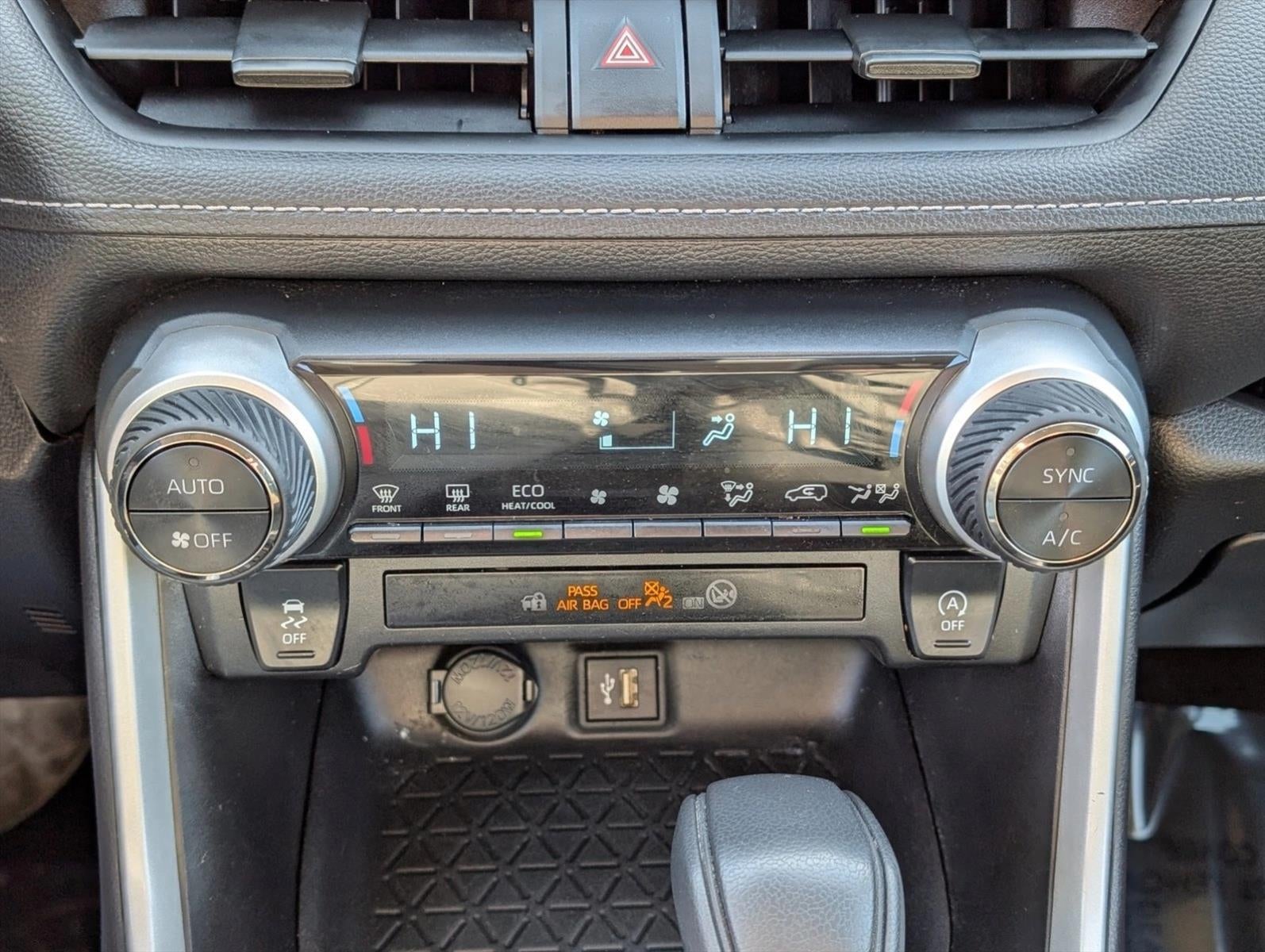 2023 Toyota RAV4 XLE FWD (GS)