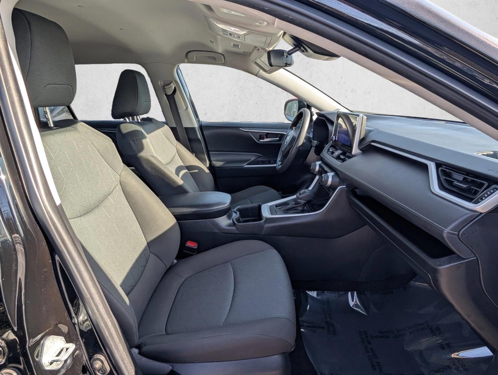 2023 Toyota RAV4 XLE FWD (GS)