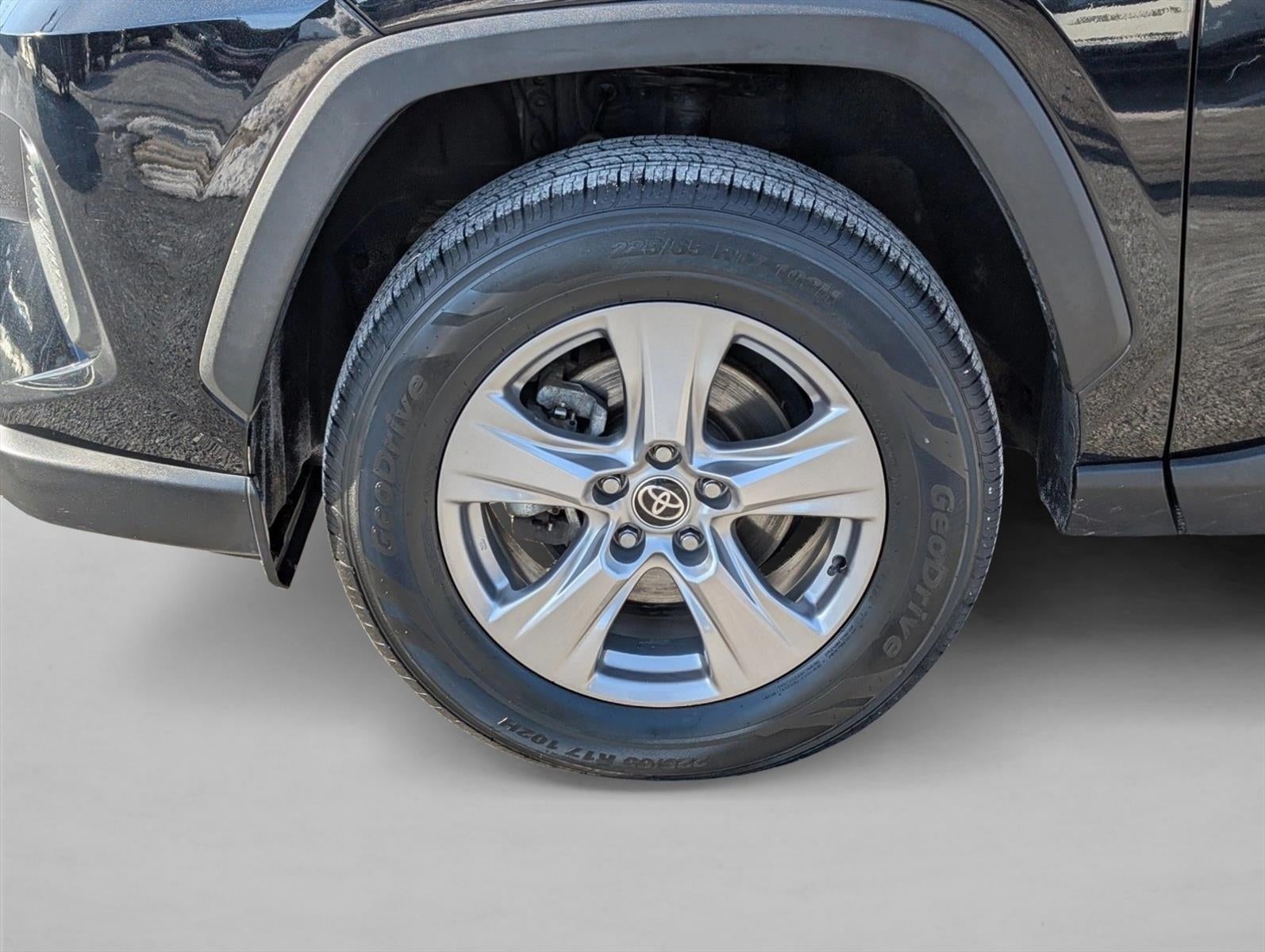 2023 Toyota RAV4 XLE FWD (GS)