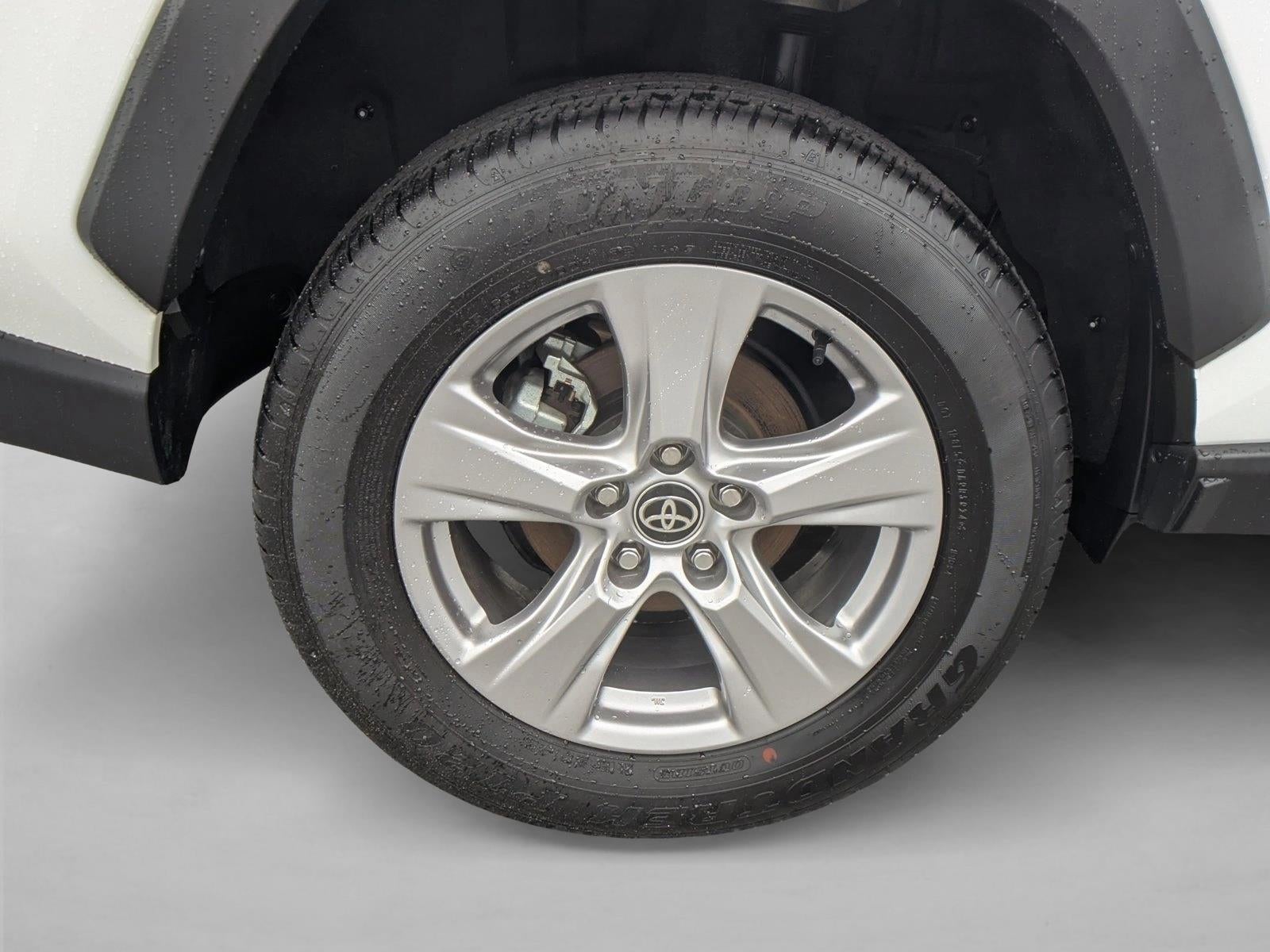 2025 Toyota RAV4 XLE FWD (GS)