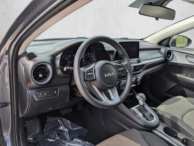 2023 Kia Forte LXS IVT