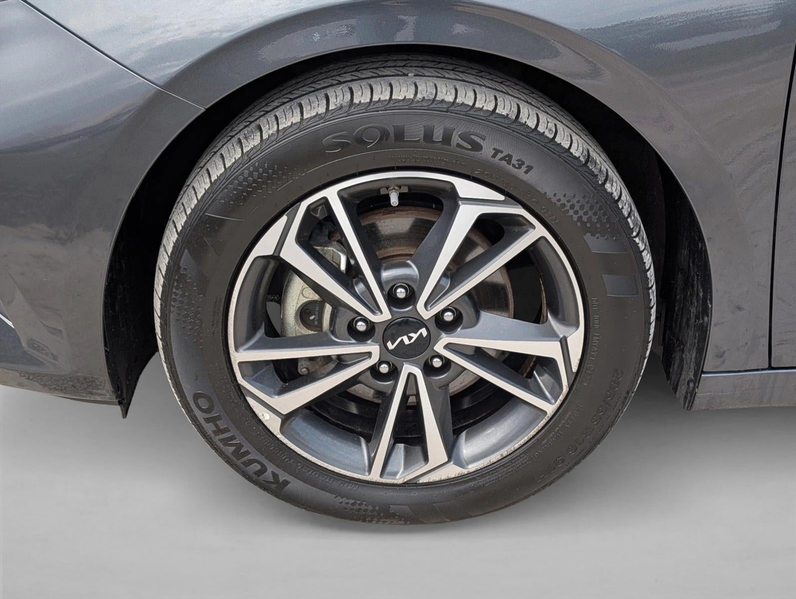 2023 Kia Forte LXS IVT