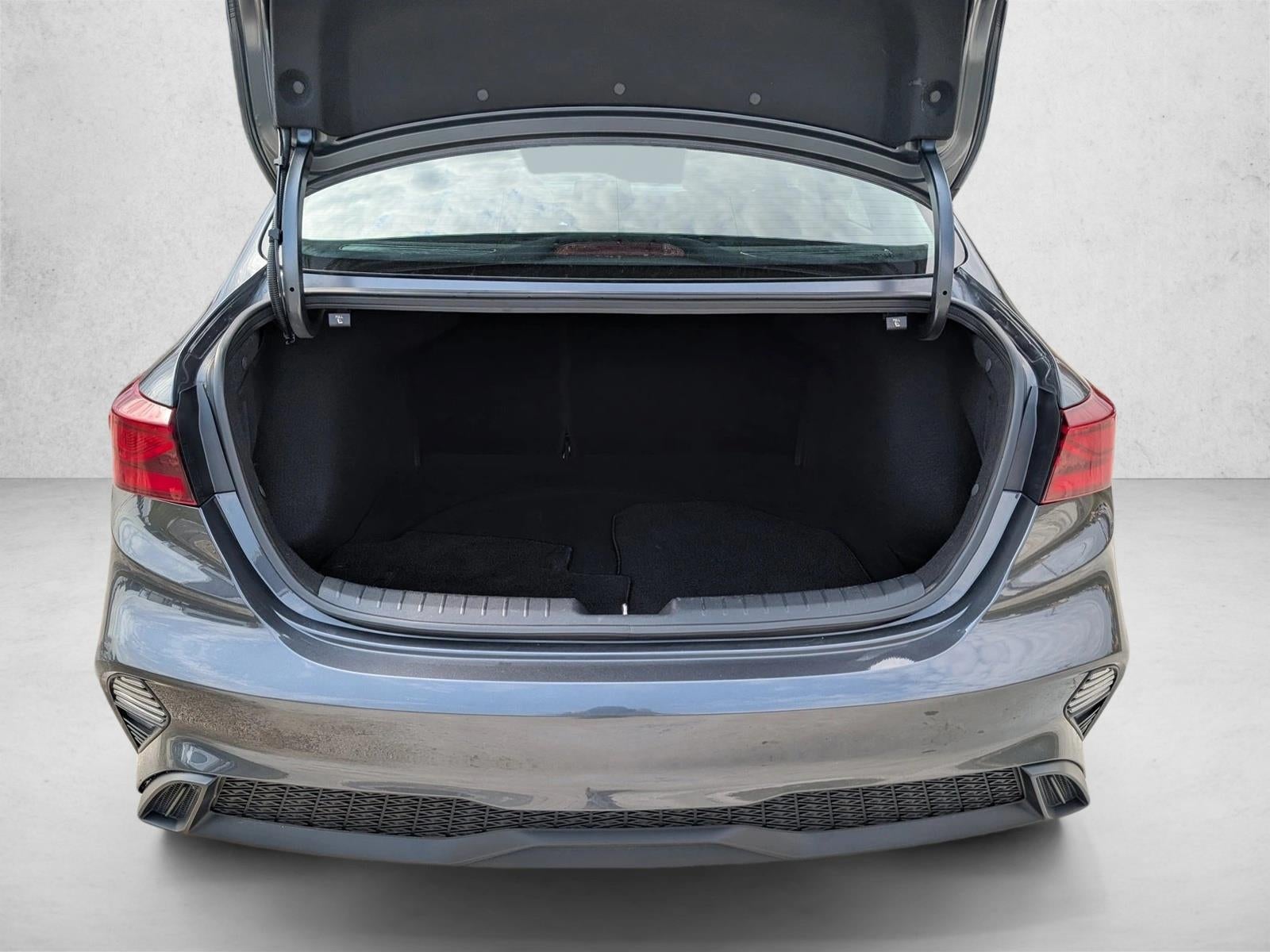 2023 Kia Forte LXS IVT