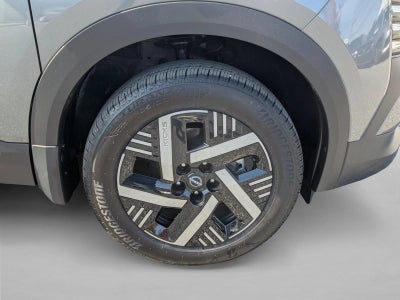 2025 Nissan Kicks SV FWD
