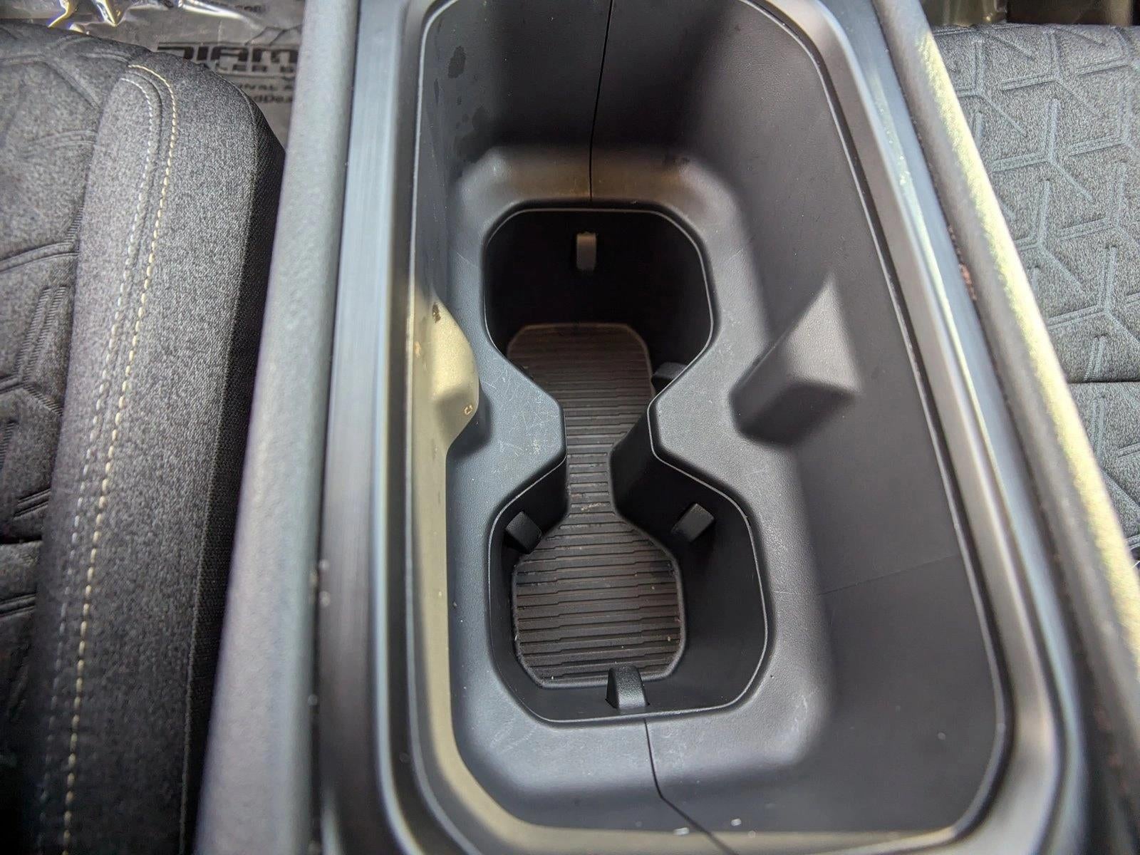 2025 Nissan Kicks SV FWD