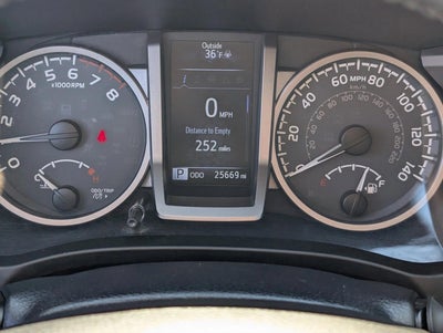 2017 Toyota Tacoma SR5 Double Cab 5' Bed V6 4x4 AT (Natl)