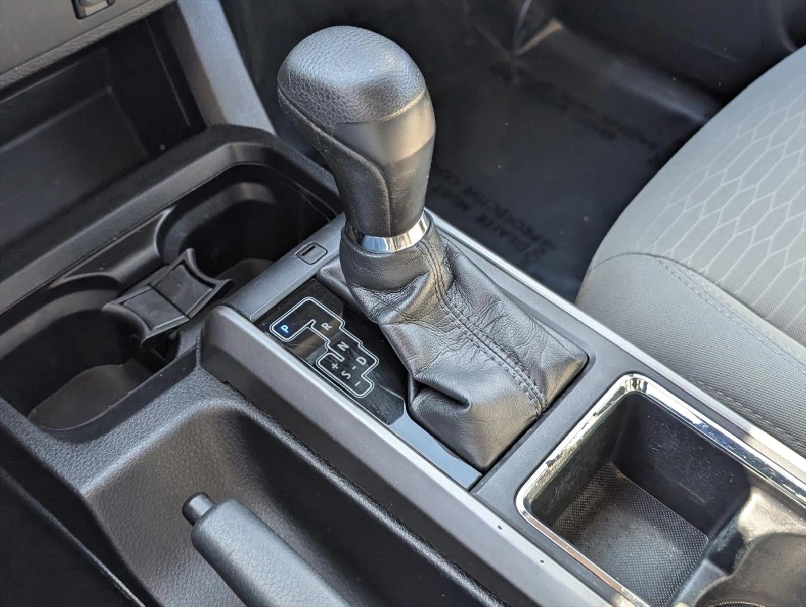 2017 Toyota Tacoma SR5 Double Cab 5' Bed V6 4x4 AT (Natl)