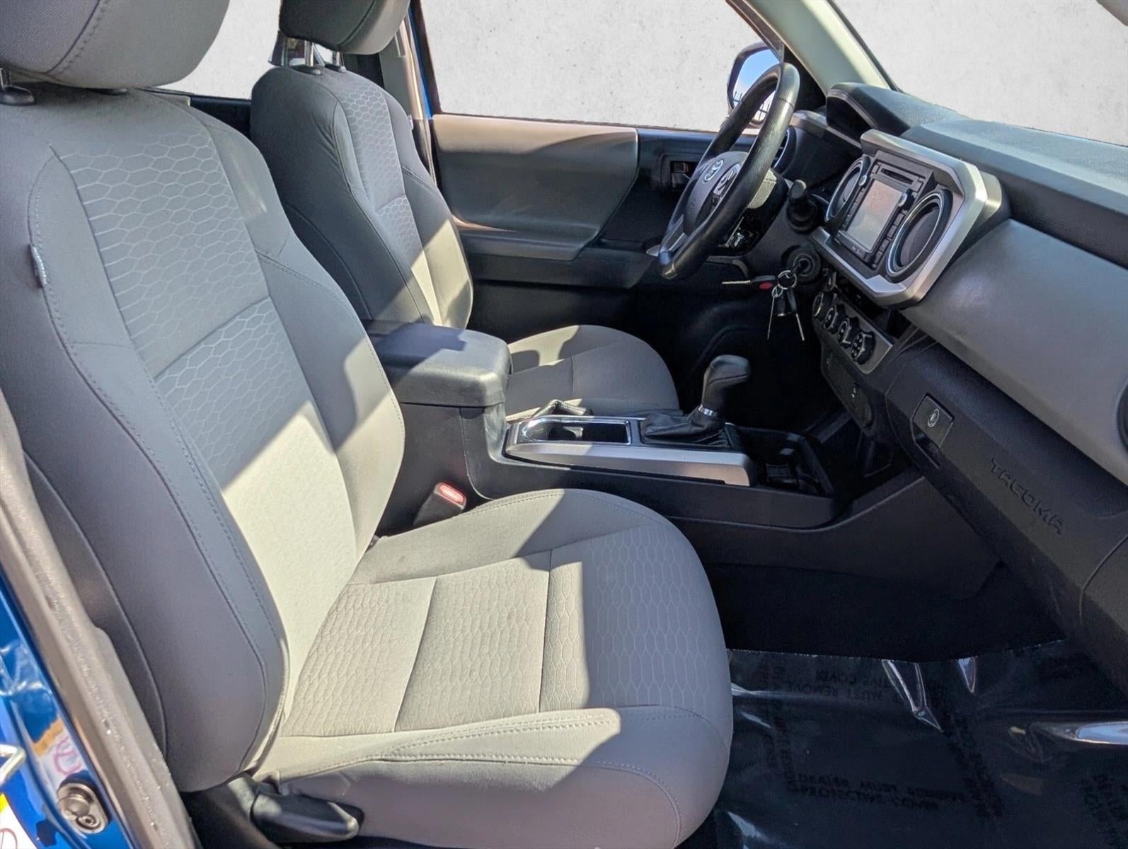 2017 Toyota Tacoma SR5 Double Cab 5' Bed V6 4x4 AT (Natl)