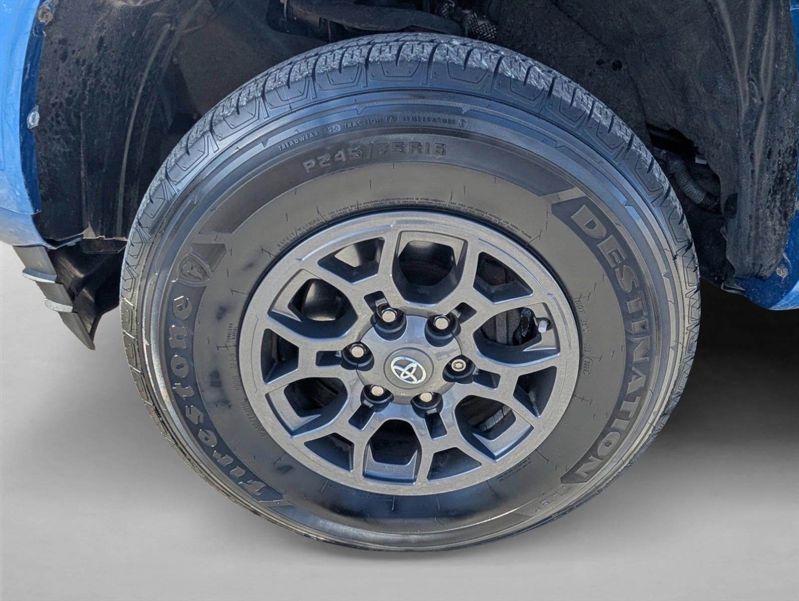 2017 Toyota Tacoma SR5 Double Cab 5' Bed V6 4x4 AT (Natl)