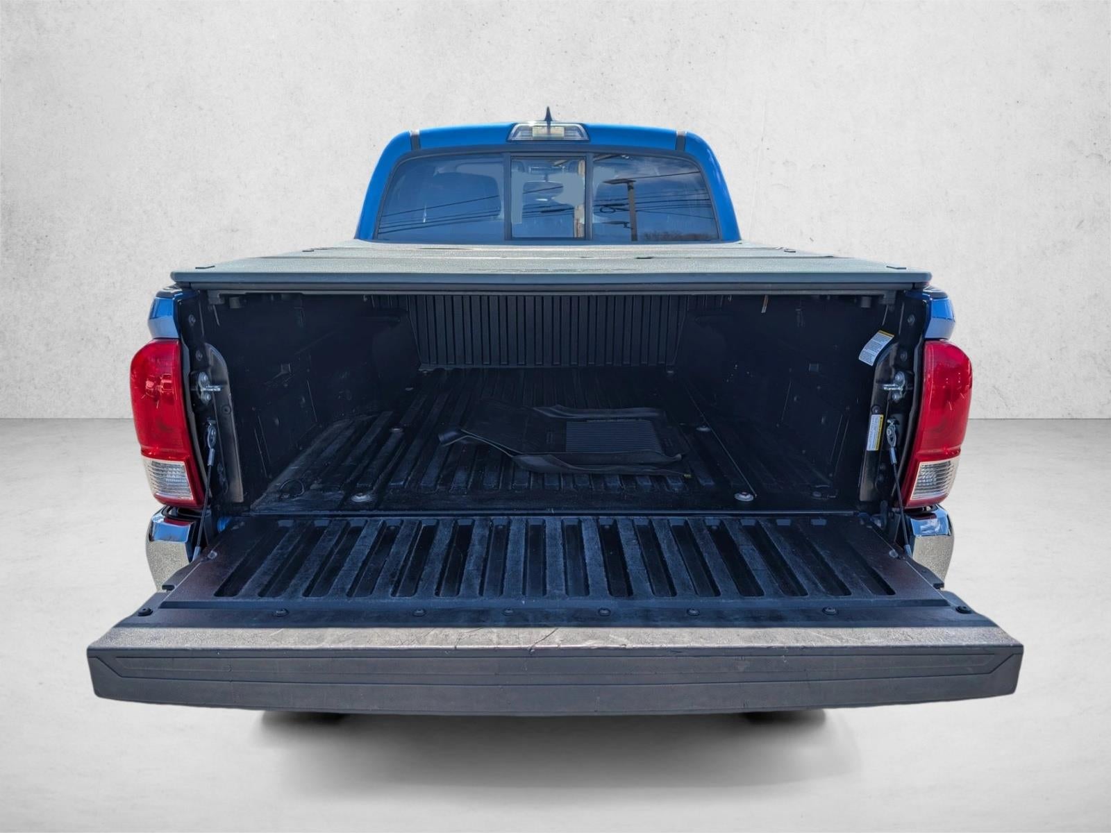 2017 Toyota Tacoma SR5 Double Cab 5' Bed V6 4x4 AT (Natl)