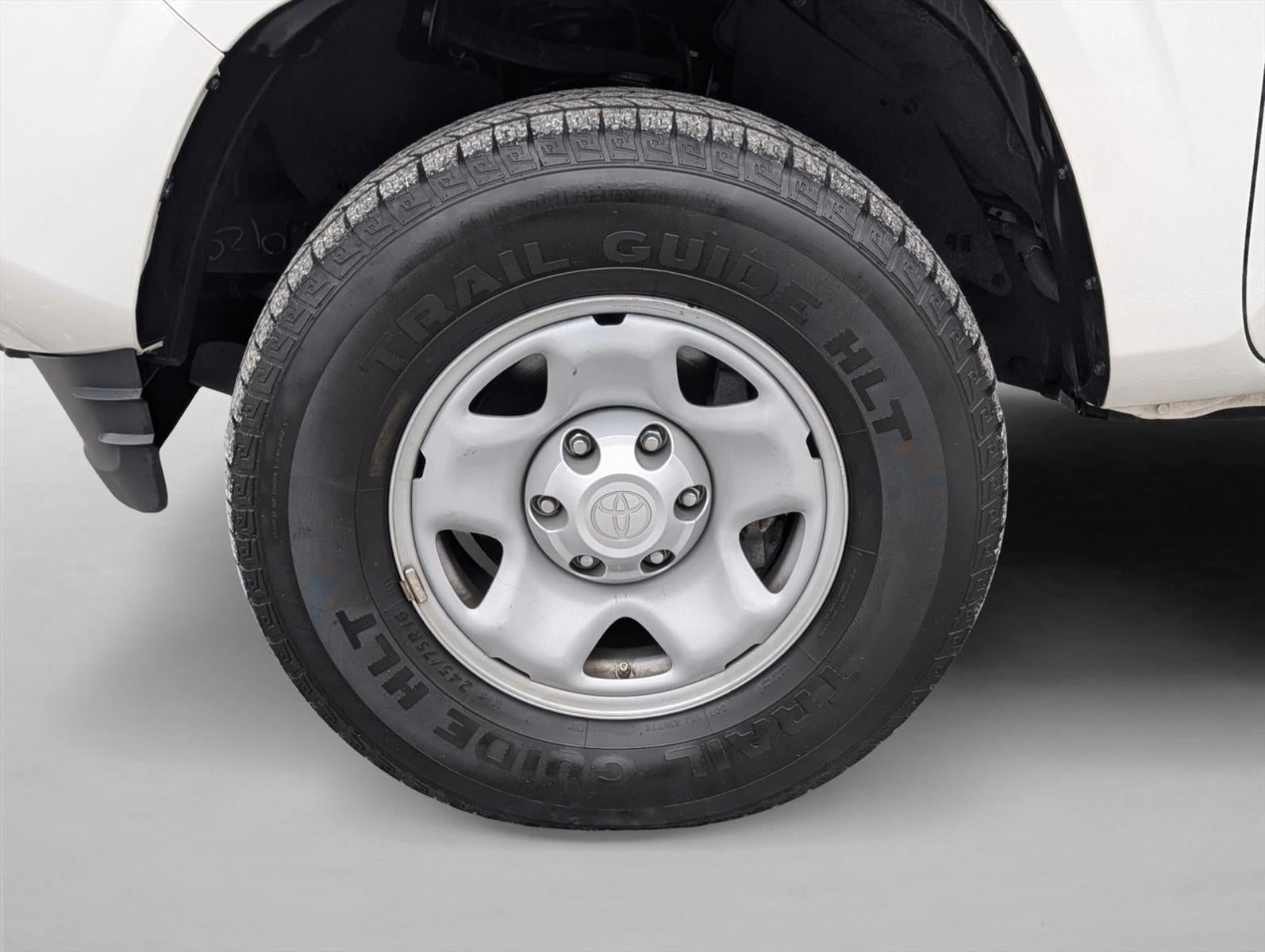 2023 Toyota Tacoma 2WD 2WD SR5 Double Cab 5' Bed I4 AT (SE)