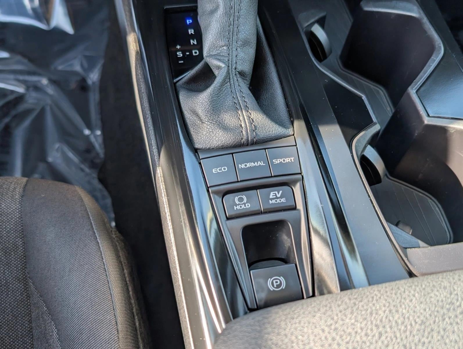 2025 Toyota Camry LE (SE)