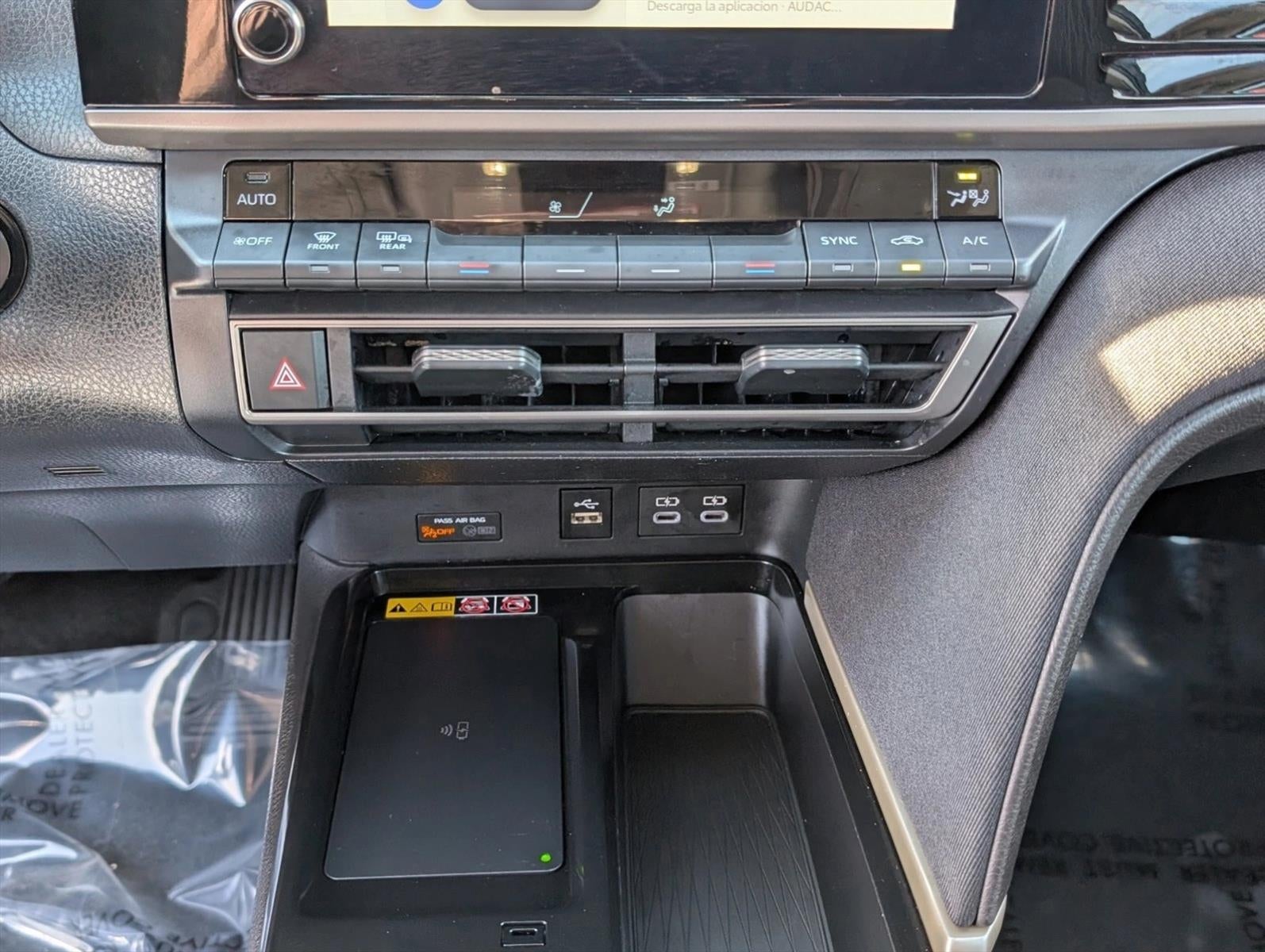 2025 Toyota Camry LE (SE)