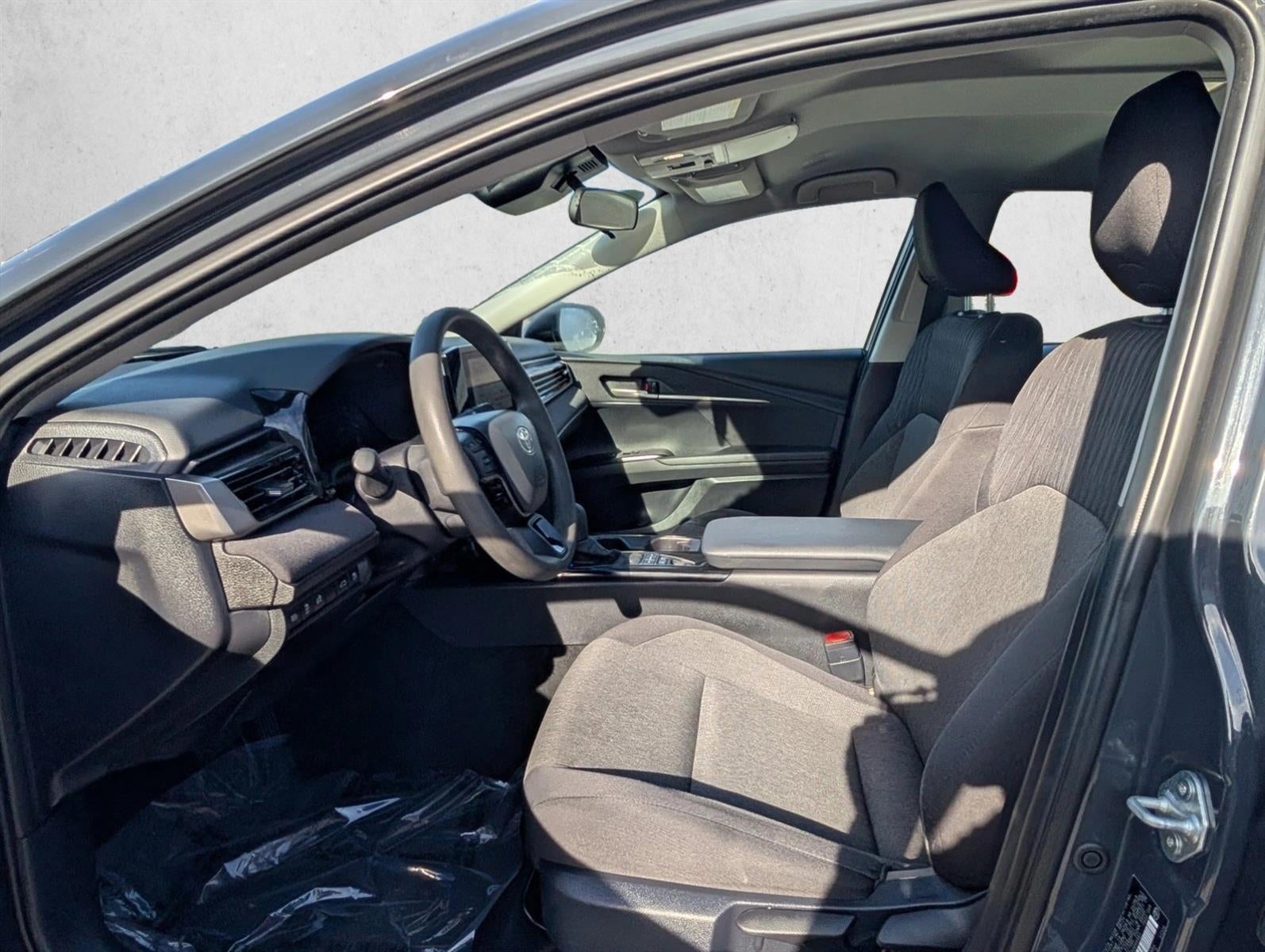 2025 Toyota Camry LE (SE)