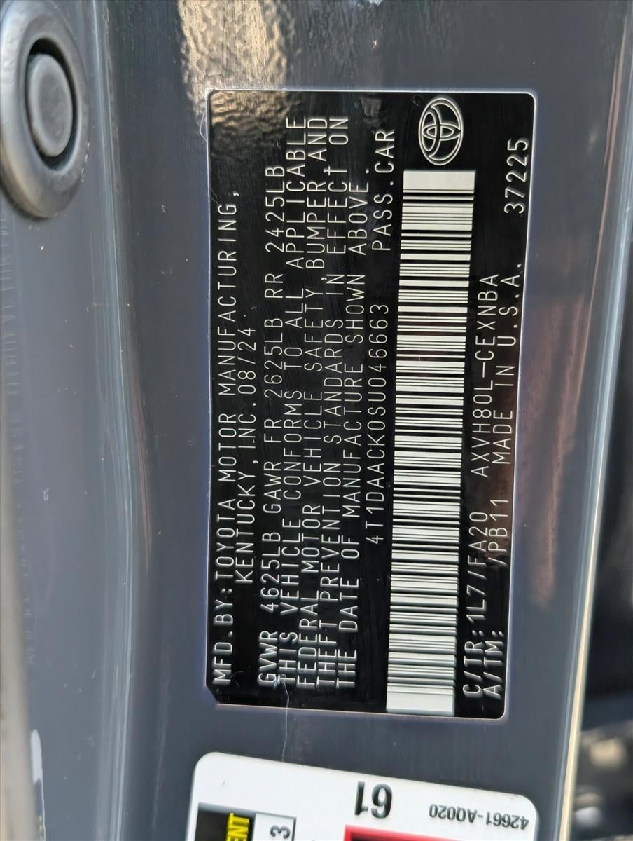 2025 Toyota Camry LE (SE)