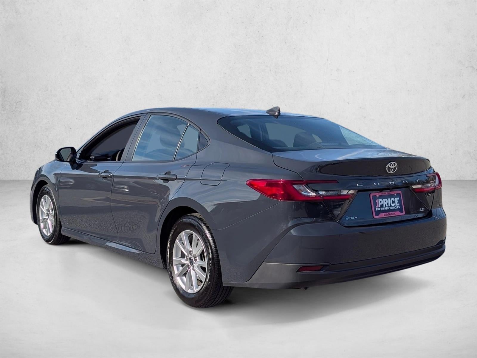 2025 Toyota Camry LE (SE)