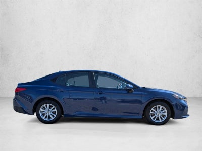 2025 Toyota Camry LE (SE)