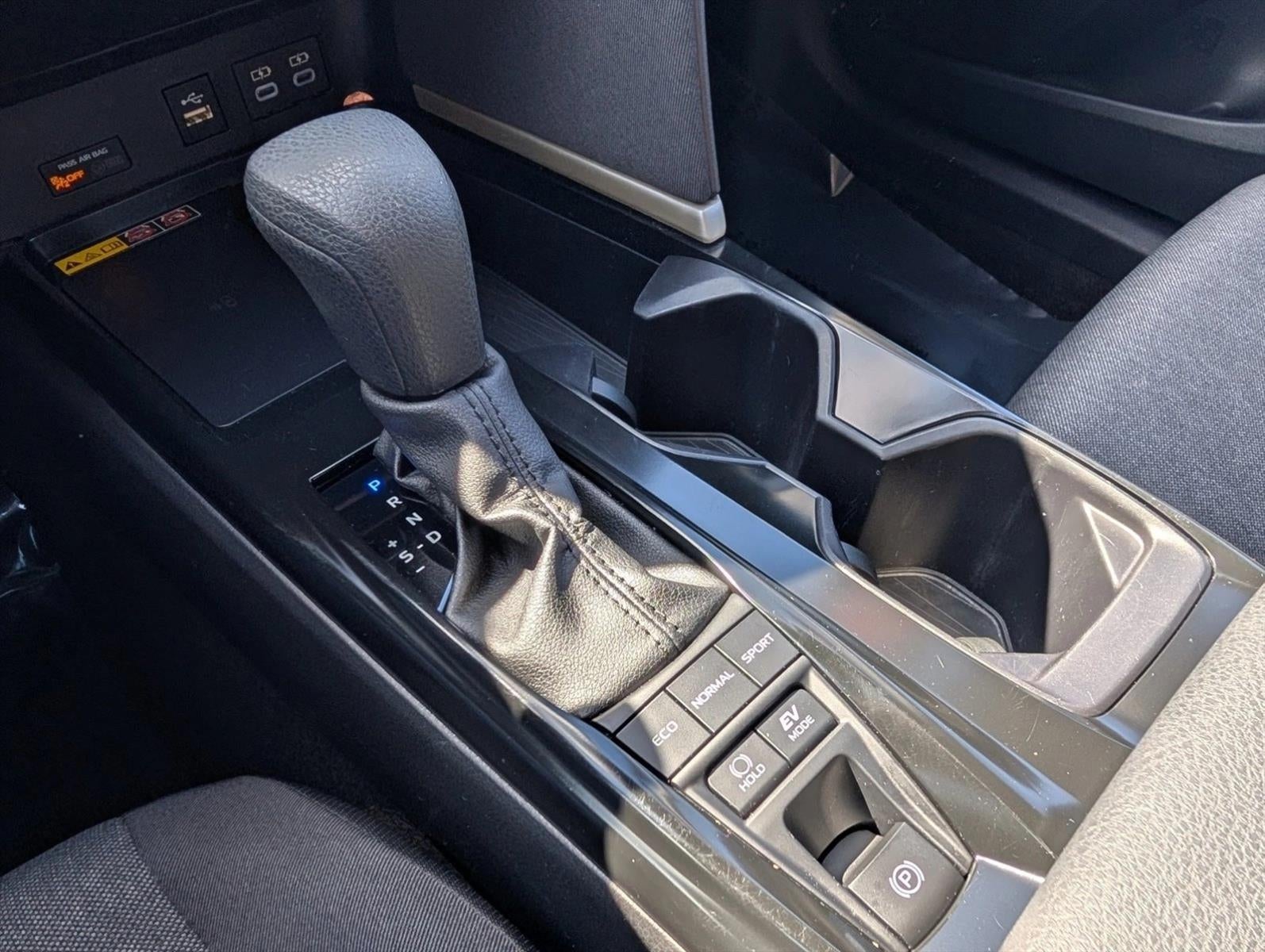 2025 Toyota Camry LE (SE)