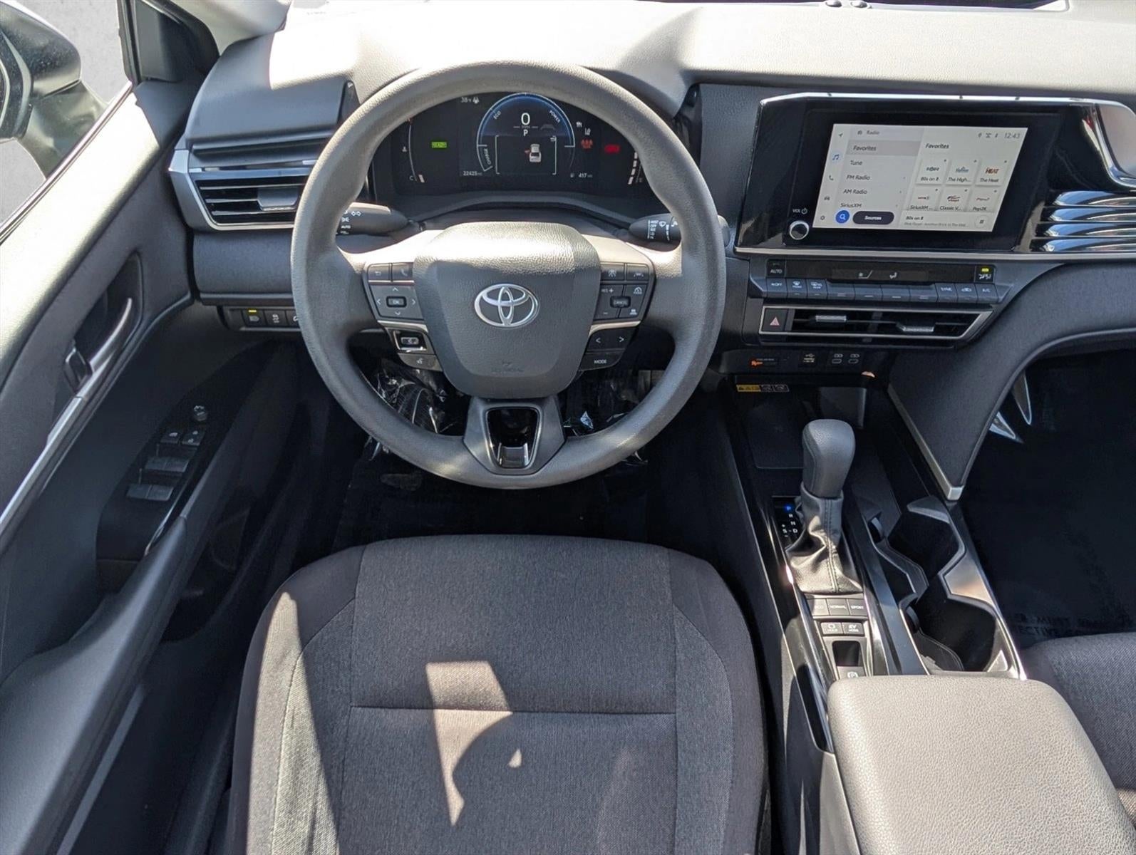 2025 Toyota Camry LE (SE)