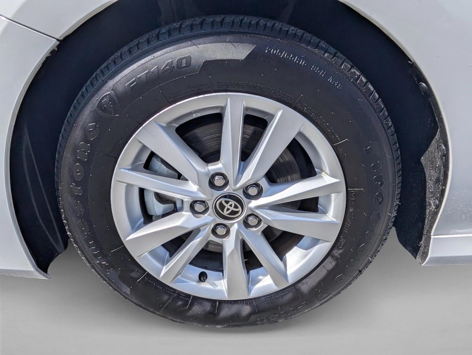 2025 Toyota Camry LE (SE)