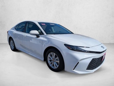 2025 Toyota Camry LE (SE)