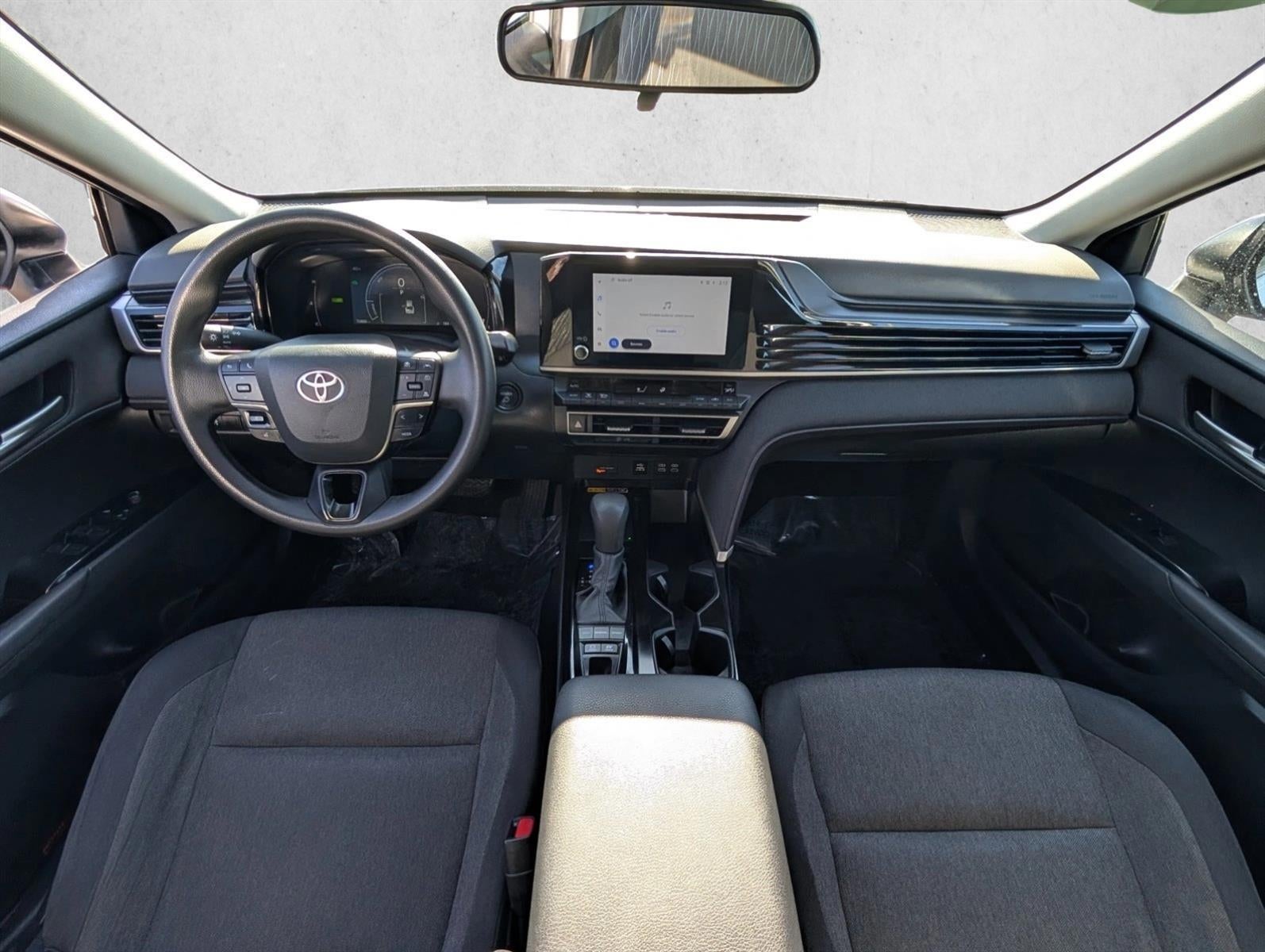 2025 Toyota Camry LE (SE)