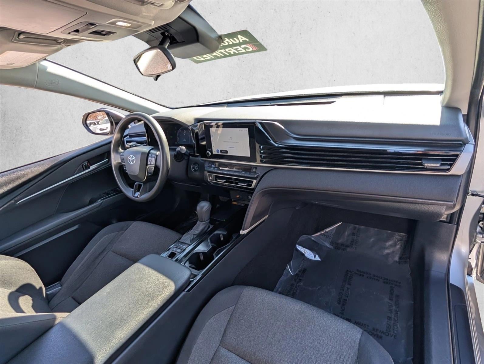 2025 Toyota Camry LE (SE)