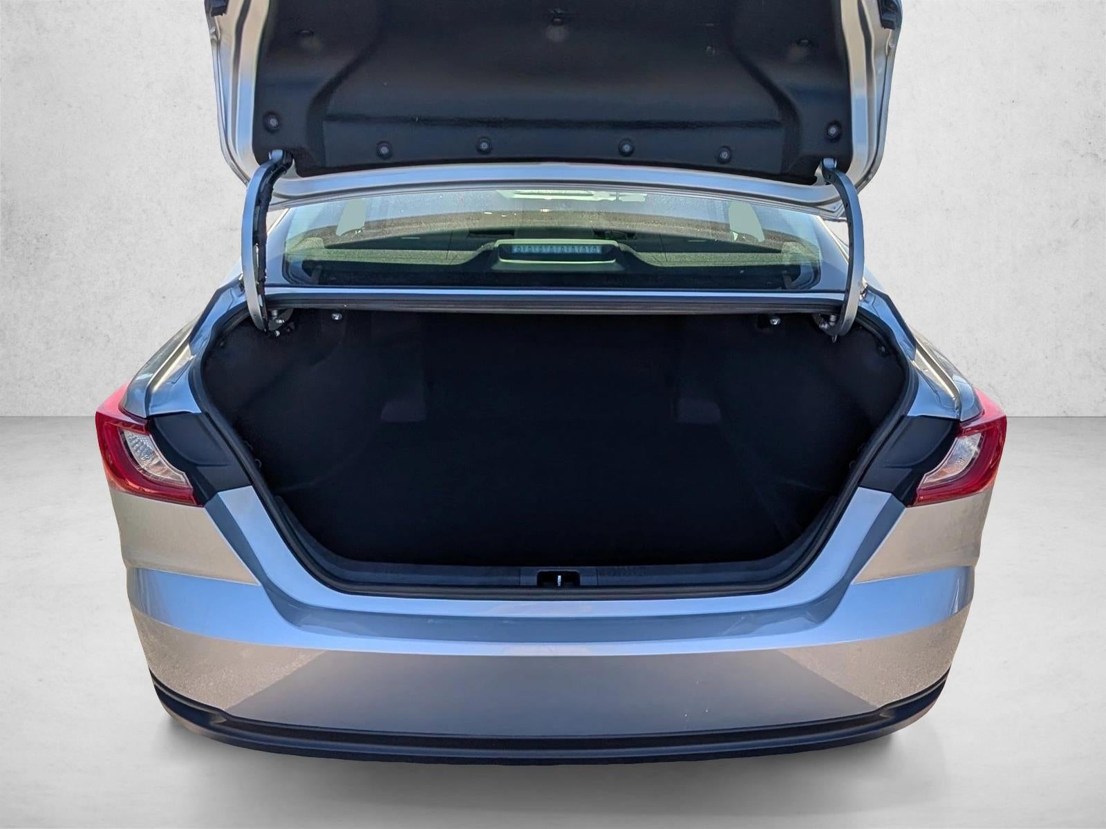 2025 Toyota Camry LE (SE)