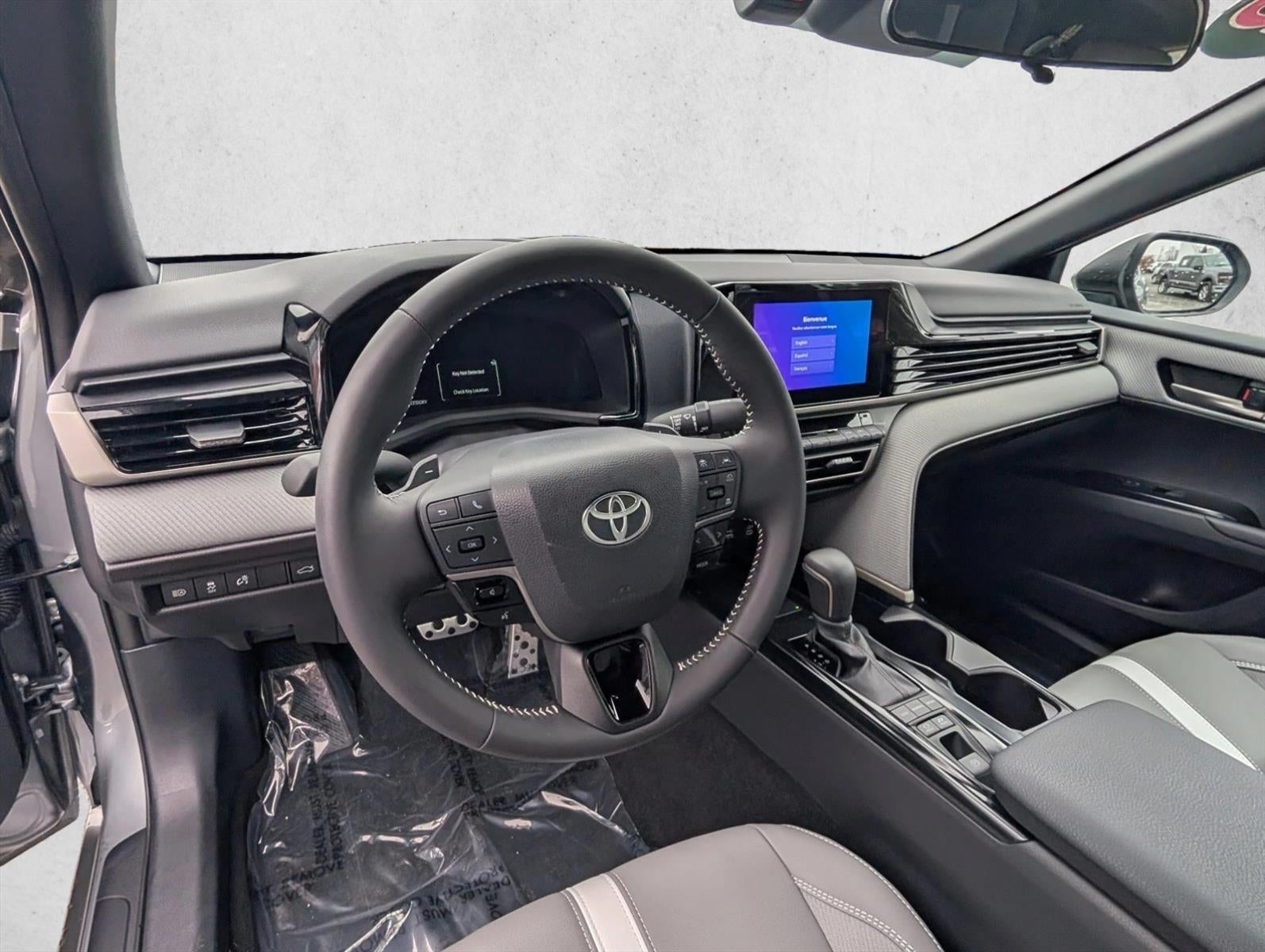 2025 Toyota Camry SE AWD (Natl)