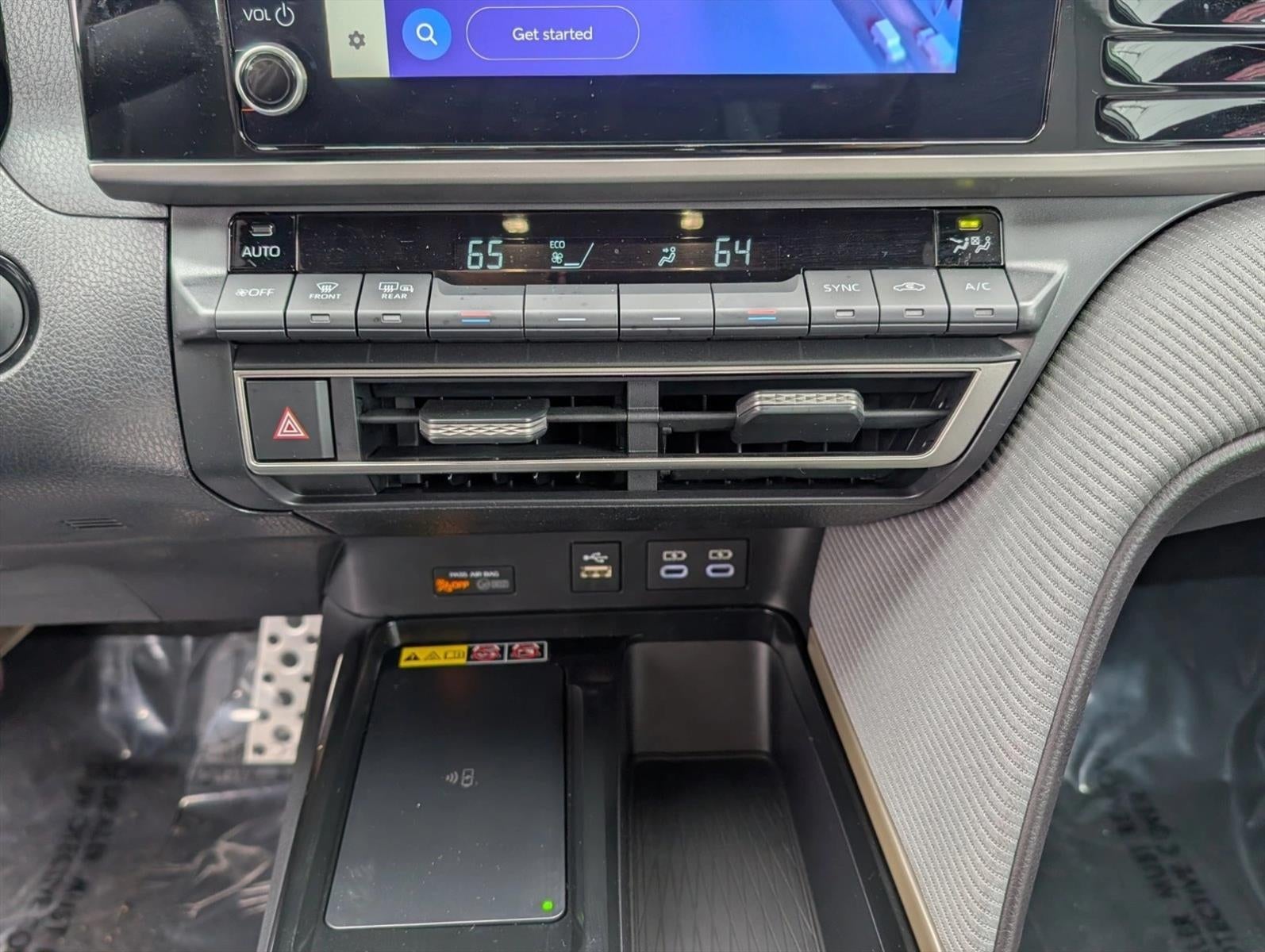 2025 Toyota Camry SE AWD (Natl)