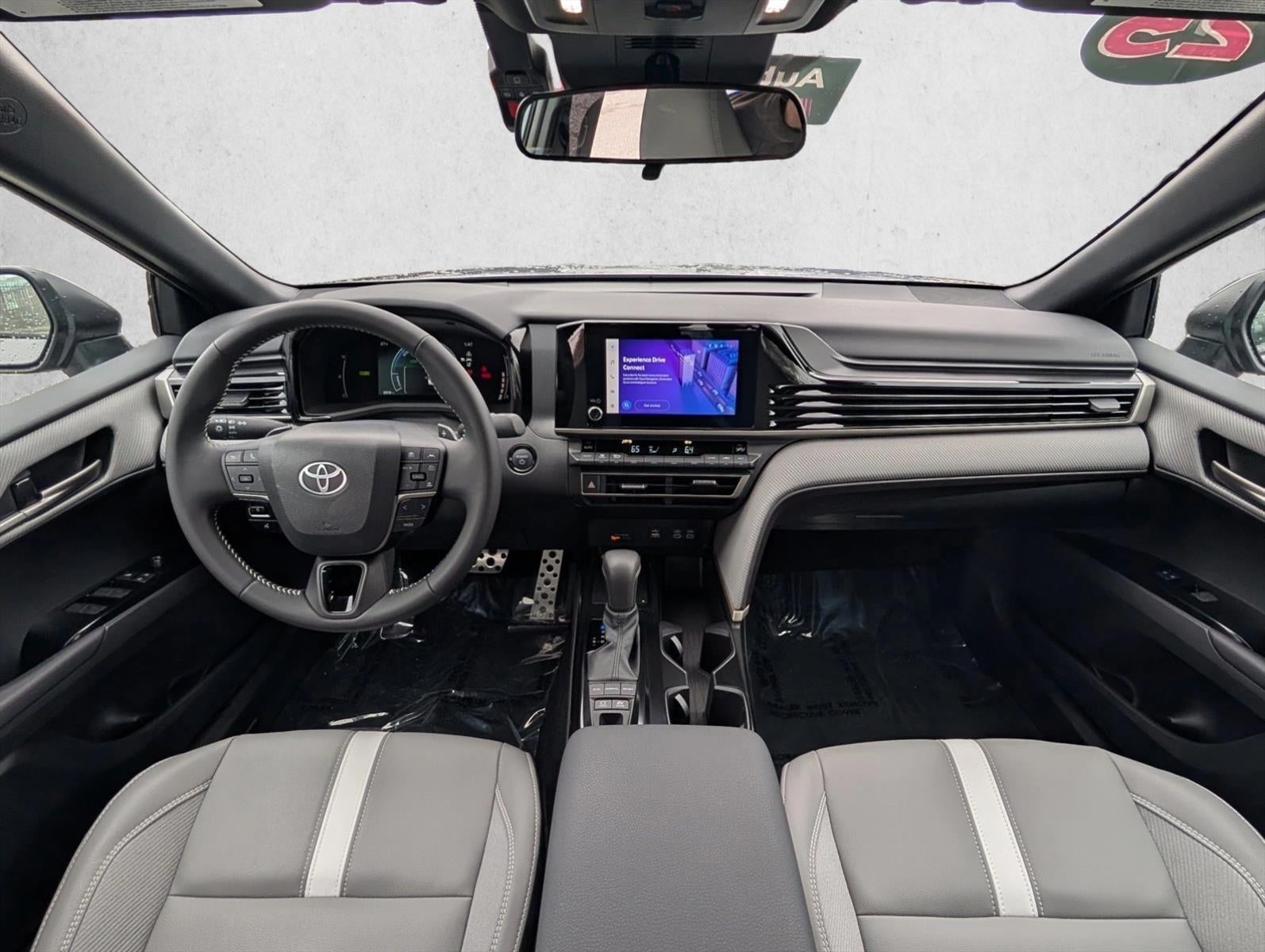 2025 Toyota Camry SE AWD (Natl)