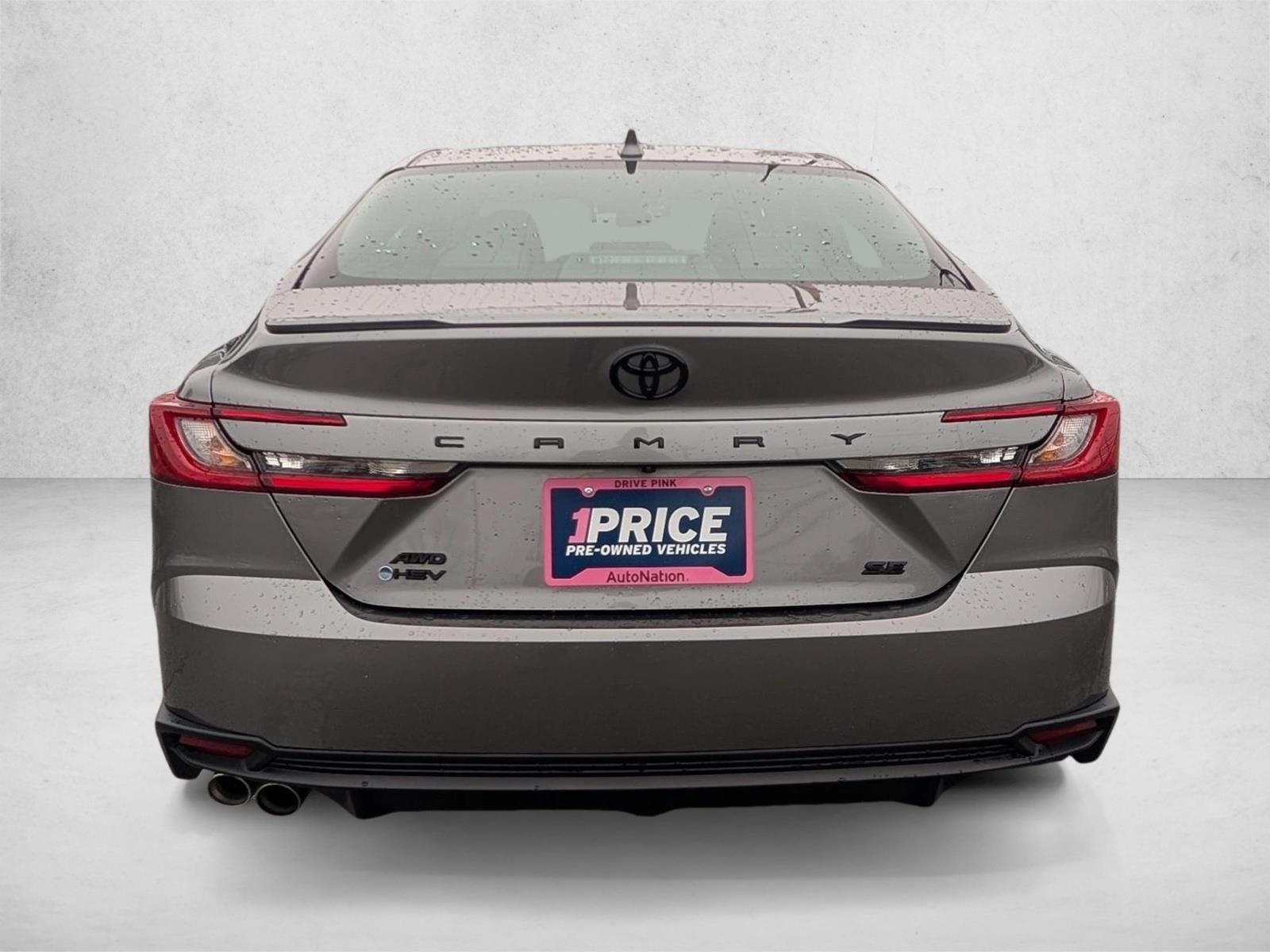 2025 Toyota Camry SE AWD (Natl)