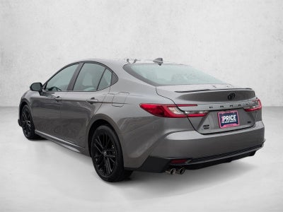 2025 Toyota Camry SE AWD (Natl)