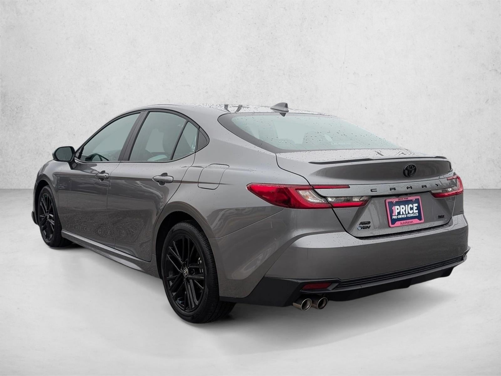 2025 Toyota Camry SE AWD (Natl)