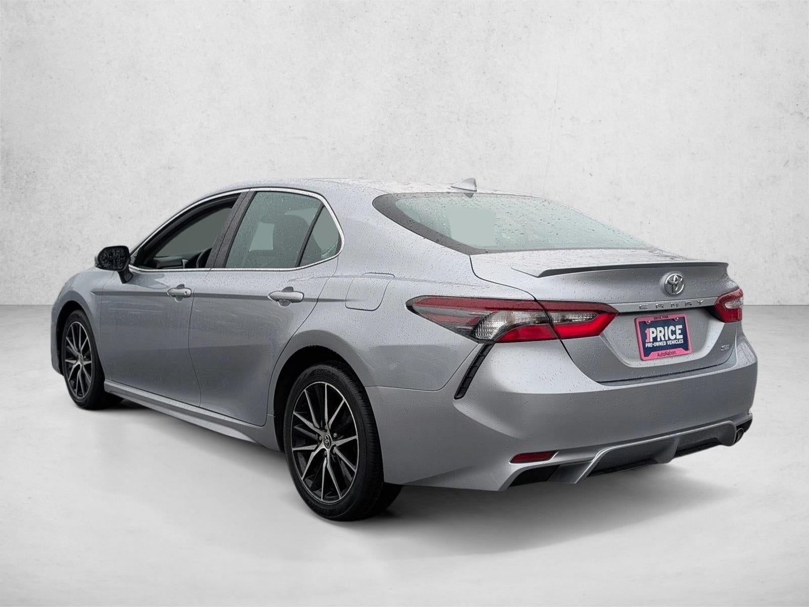 2024 Toyota Camry SE Auto (SE)