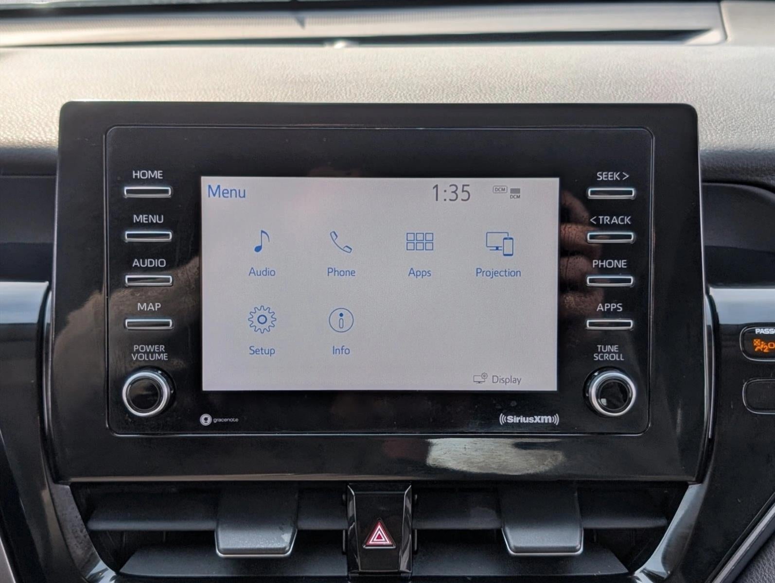 2021 Toyota Camry SE Auto (SE)