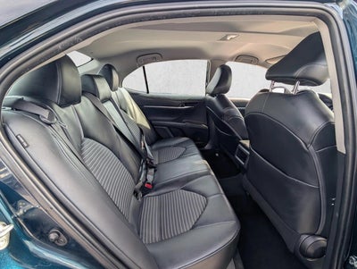 2021 Toyota Camry SE Auto (SE)