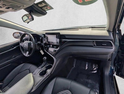 2021 Toyota Camry SE Auto (SE)