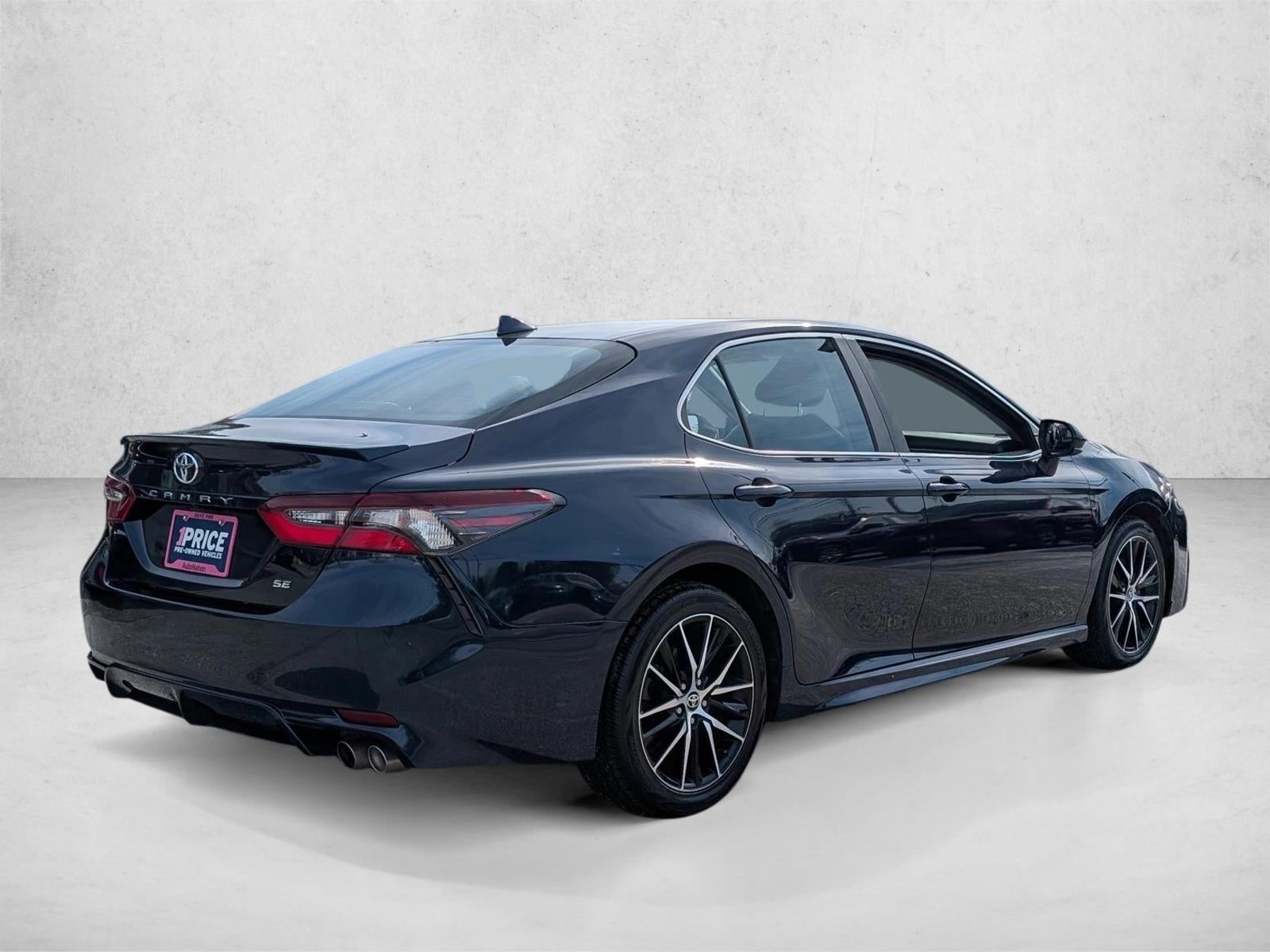 2021 Toyota Camry SE Auto (SE)