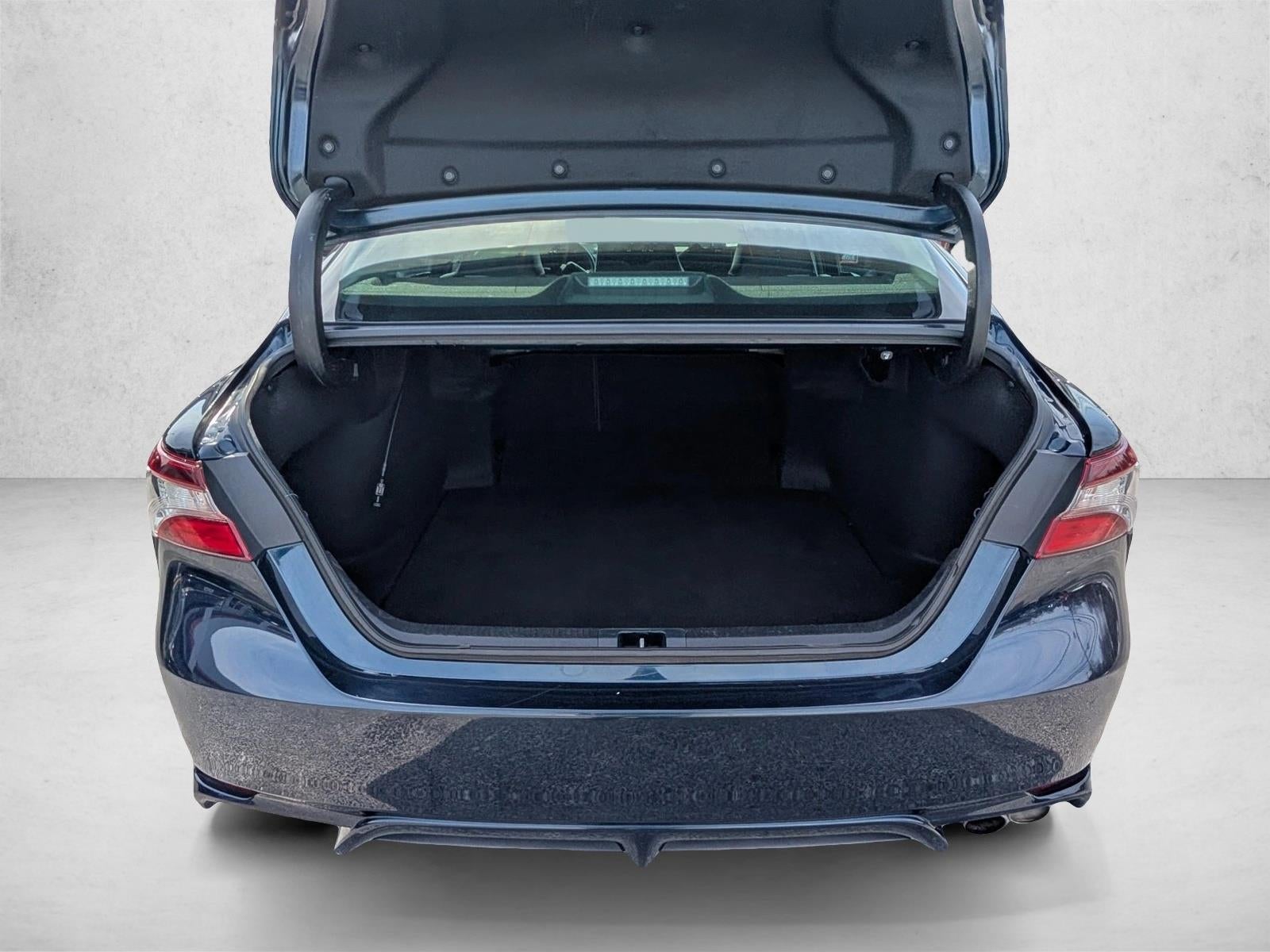 2021 Toyota Camry SE Auto (SE)